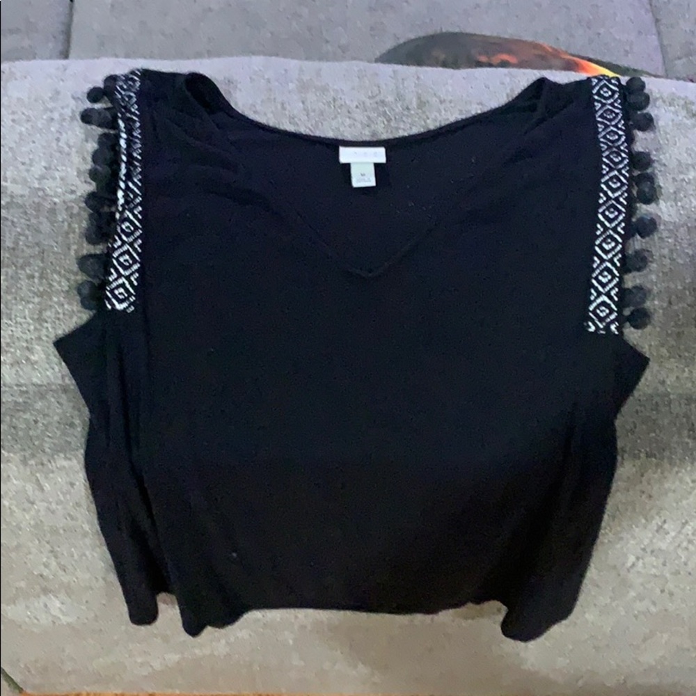 Black sleeveless shirt